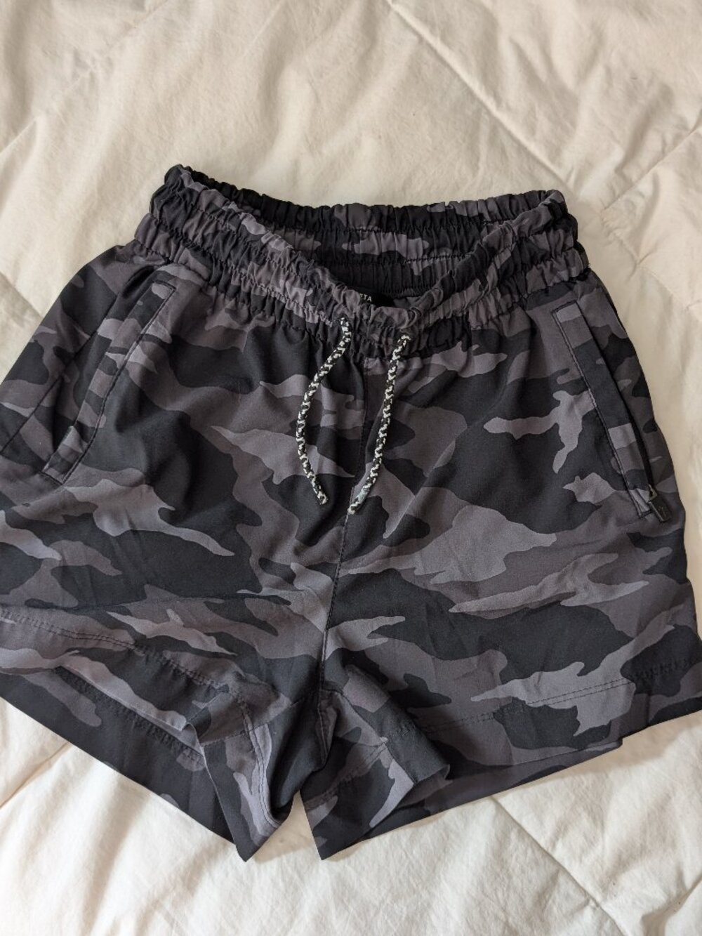 Athleta Girl Black Grey Camo Athletic Performance Shorts Size Small 7